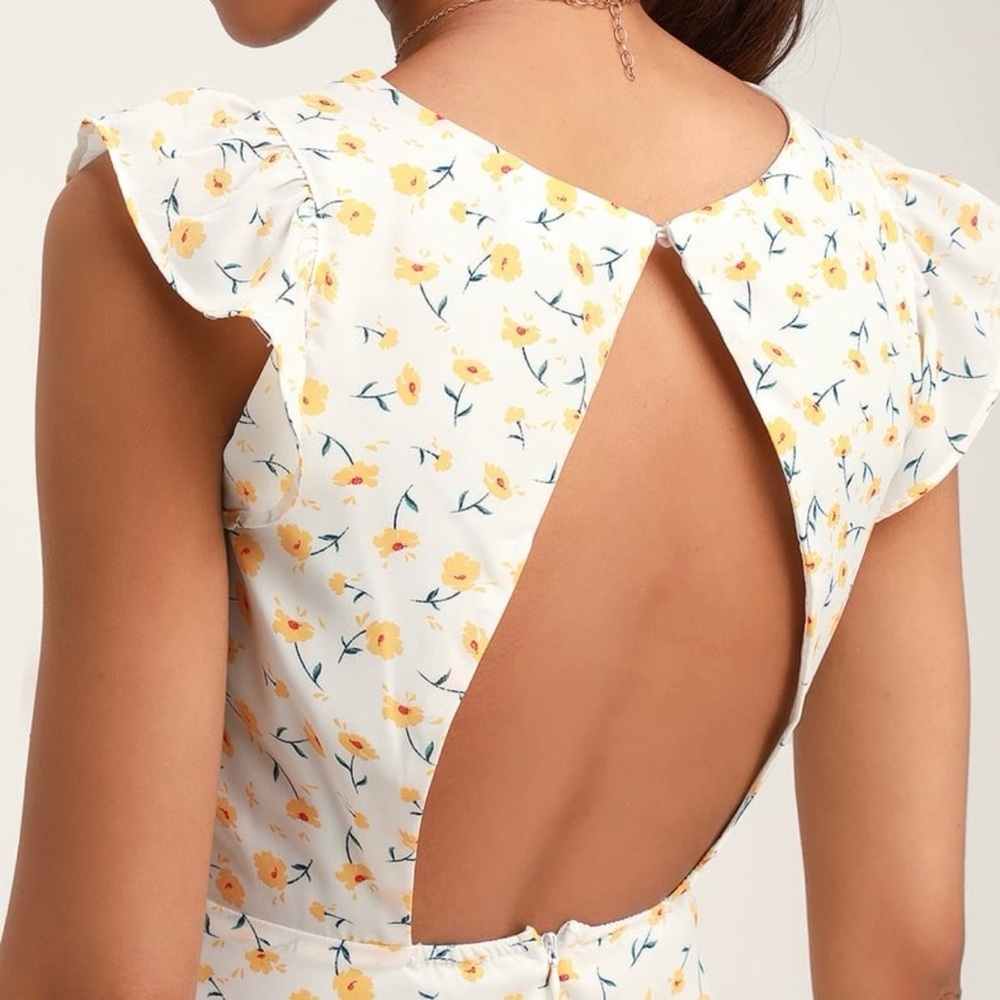 Lulus Strike A Posie White Floral Open Back Short Sleeve Flowy Mini Dress Medium - Picture 3 of 9